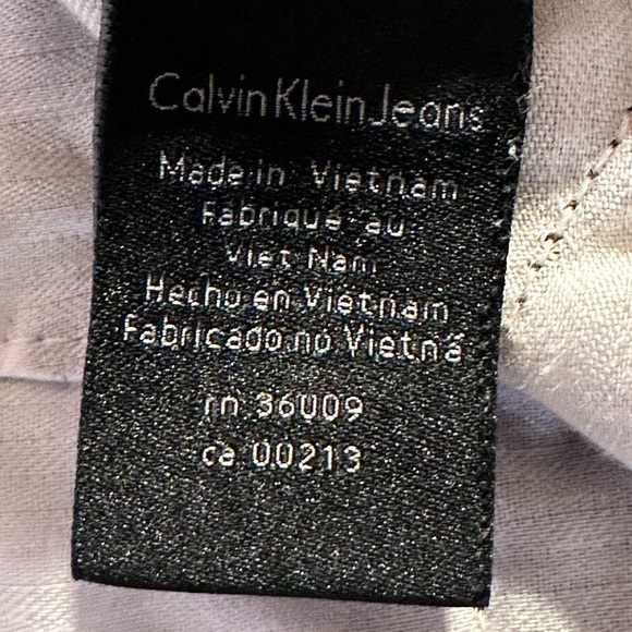 Calvin Klein jeans camo shorts size 32 in excellent condition - Picture 6 of 7